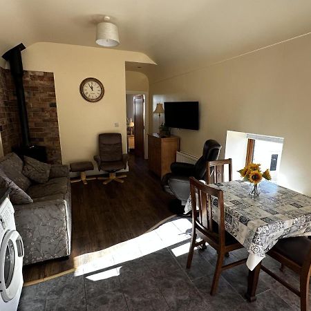 Cosy Barn Conversion In The Mournes นิวรี ภายนอก รูปภาพ